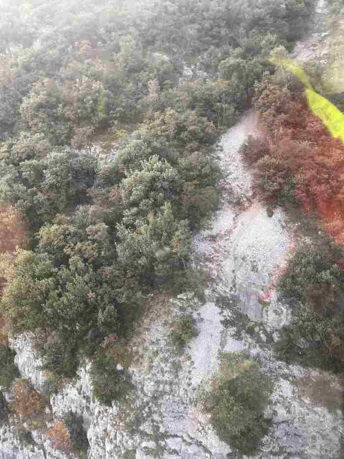 TRENTINO - Distacco di una placca di roccia dal monte Garzolet