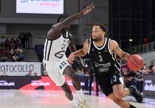 SPORT - Basket, EuroCup: Dolomiti Energia Trentino sconfitta in casa