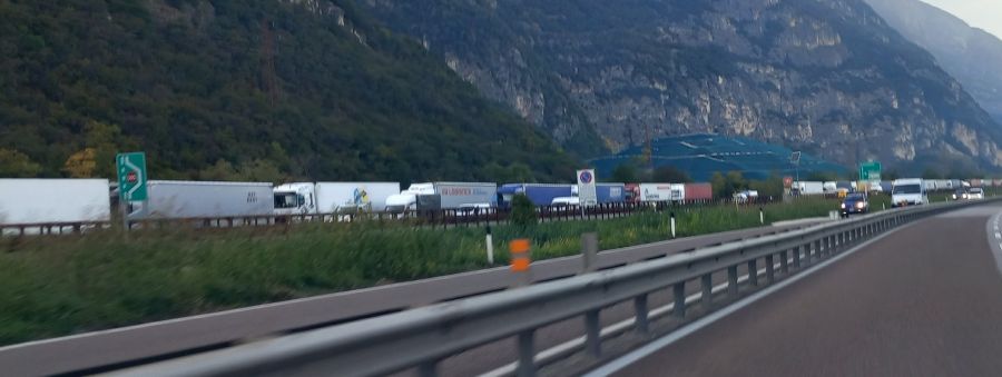 CRONACA - Incidente e code: giornata d'inferno sulla A22 tra Trento e Rovereto