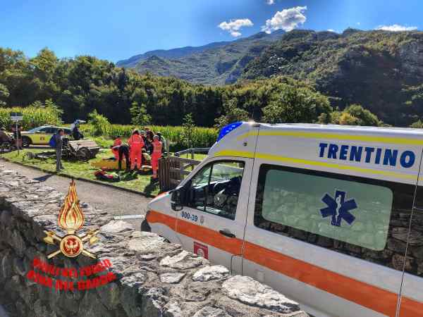CRONACA - Cade sulla pista ciclopedonale a Nago Torbole, ferito ciclista