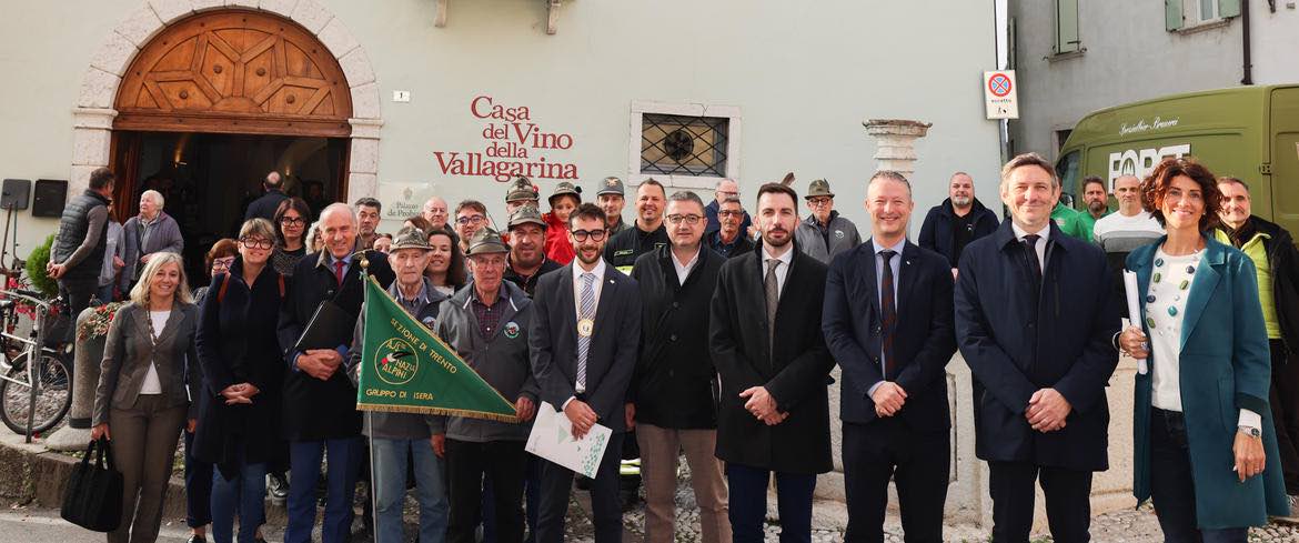 ATTUALITÀ - ”L’inno al Trentino” cantato dai bambini: Isera accoglie la Giunta provinciale