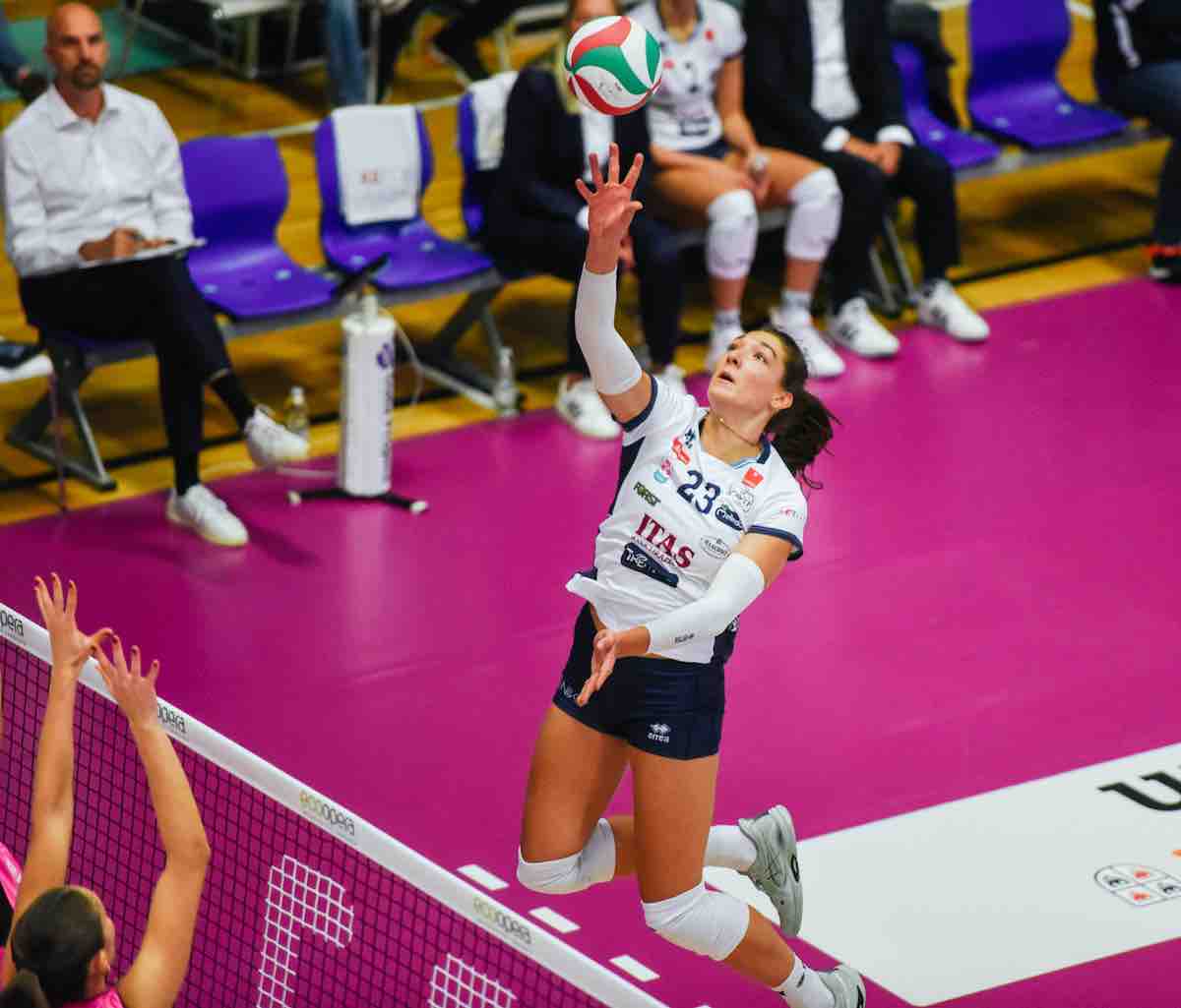 SPORT - Volley, Serie A2 femminile: esordio impeccabile per Trento