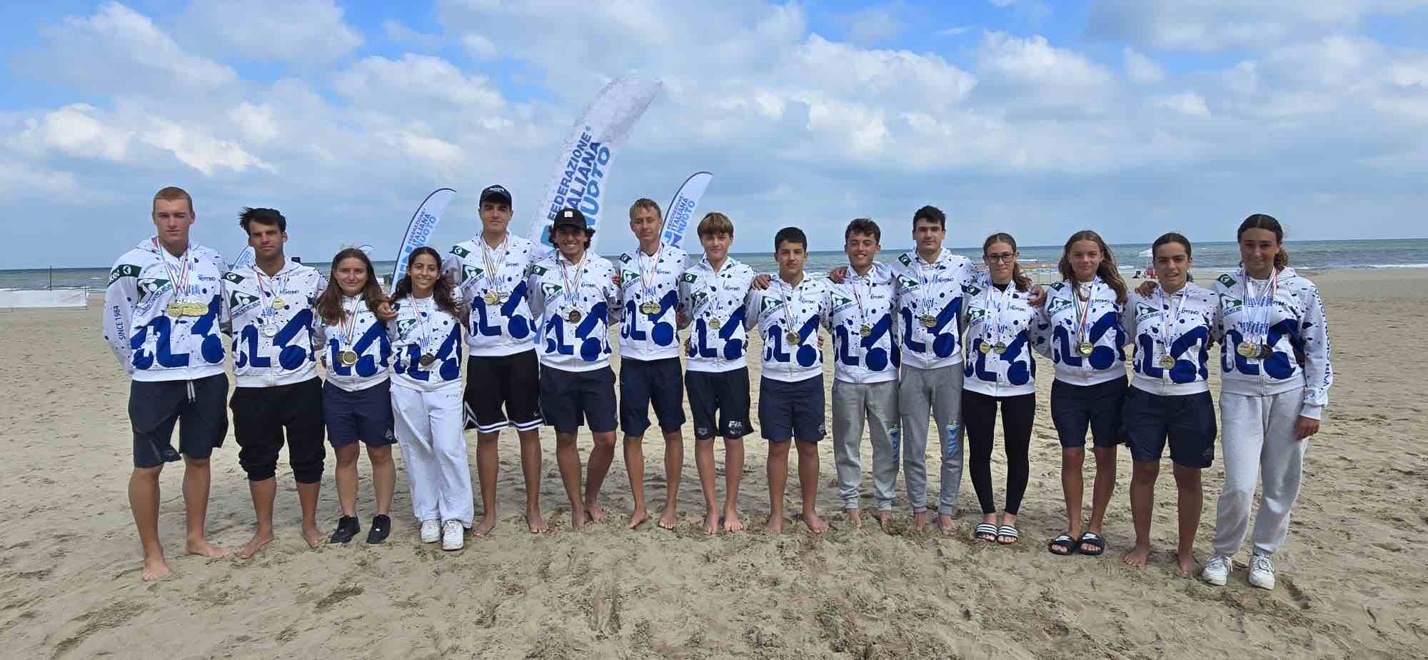 SPORT - Campionato Italiano Surf Lifesaving: 33 medaglie e tre podi di società per Amici Nuoto Riva