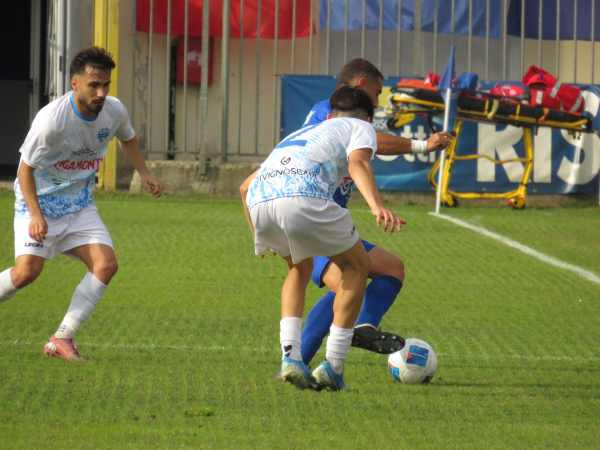 SPORT - Calcio, Serie D: pari a Pavia, primo punto per la Nuova Sondrio