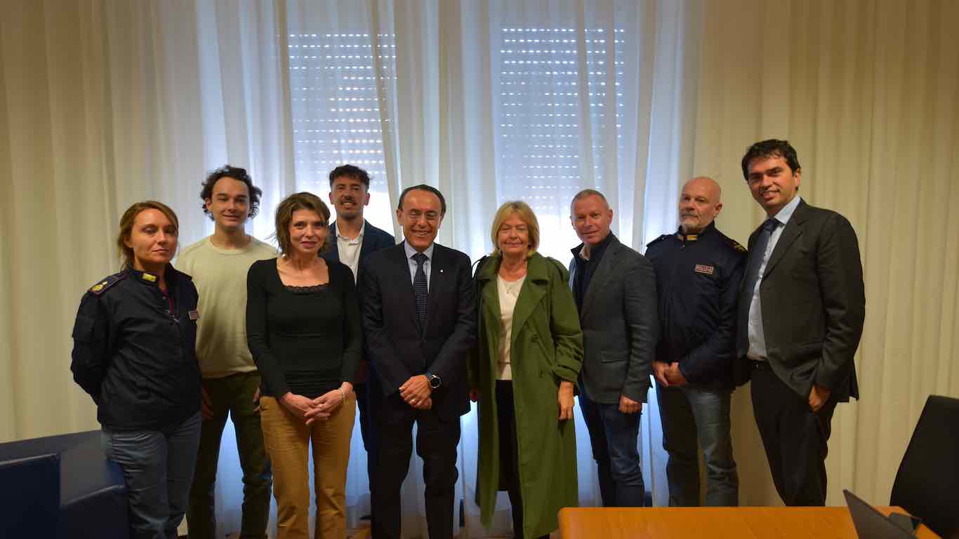 ALTO ADIGE - Criminalità e disturbi nella zona di piazza Erbe, incontro col Questore a Bolzano