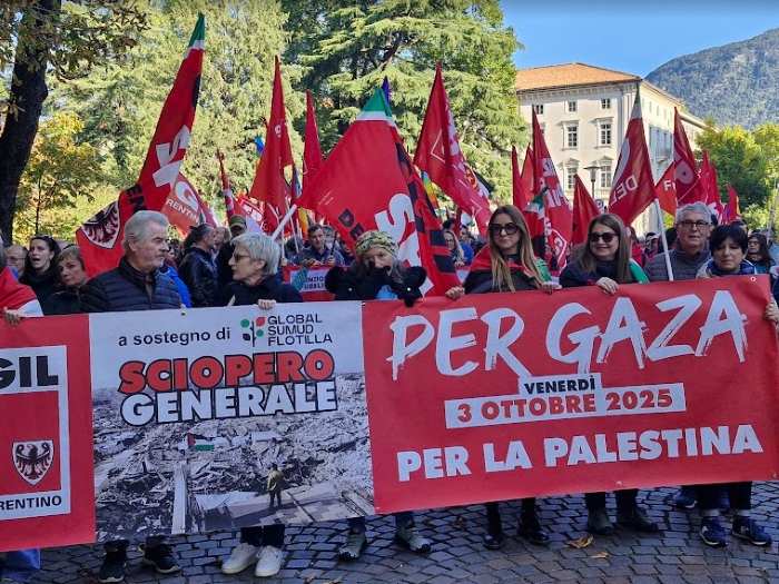 ATTUALITÀ - Sciopero generale: lunghissimo corteo a Trento