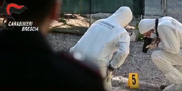 CRONACA - Tentato omicidio nel Bresciano: 58enne spara all'amico della moglie