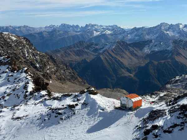 VALTELLINA - Valfurva: il bivacco Meneghello torna sul Colle degli Orsi