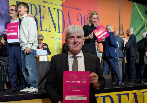 TRENTINO - Fioccano 5 grappoli Bibenda in Rotaliana: Riserva Trentodoc 2017 premiata