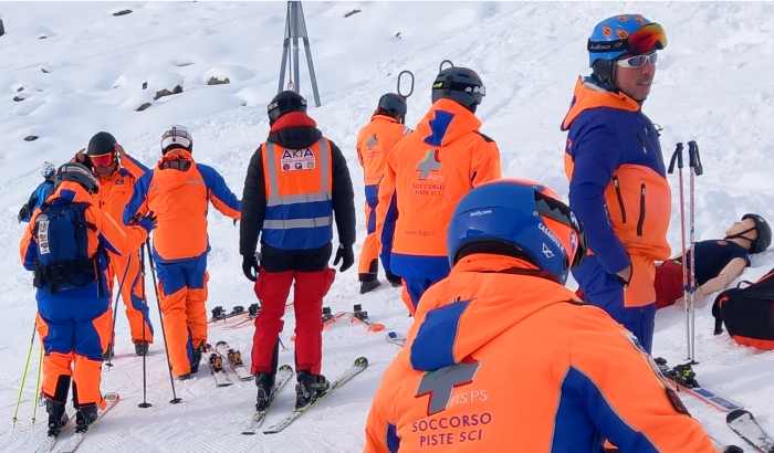ATTUALITÀ - Sulle piste del Passo Tonale l'esercitazione dei "custodi"