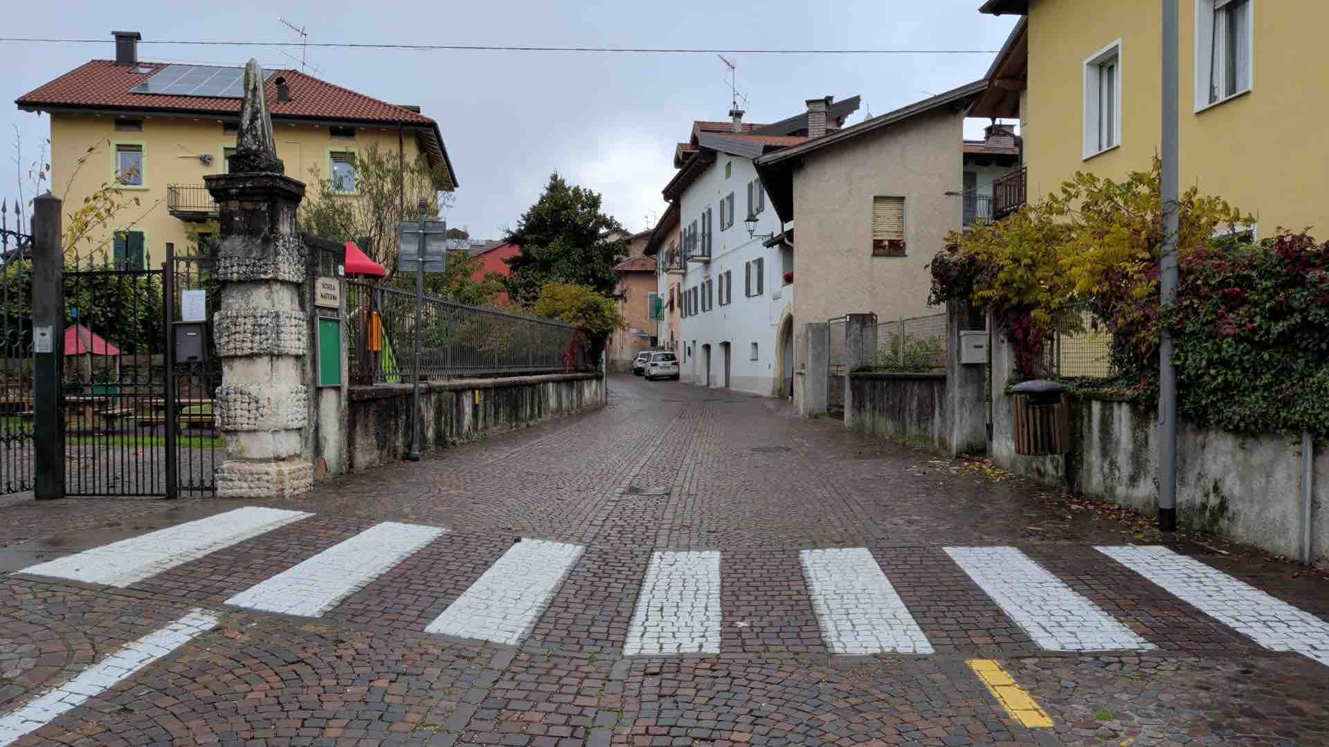 TRENTINO - Lavis, dissuasori e restringimenti a Pressano