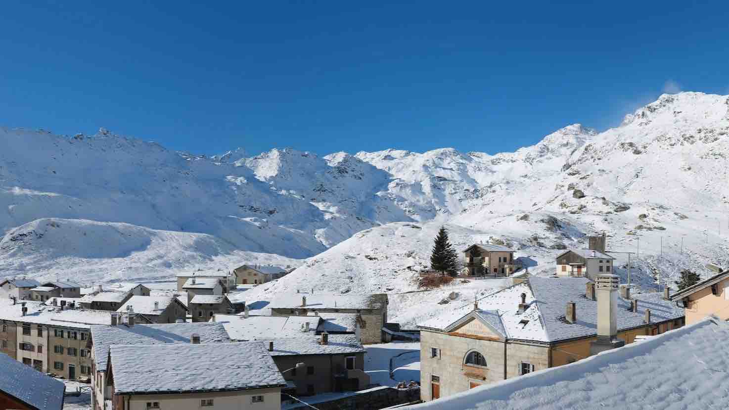 VALCHIAVENNA - Nuova stazione meteo con webcam 360° a Madesimo