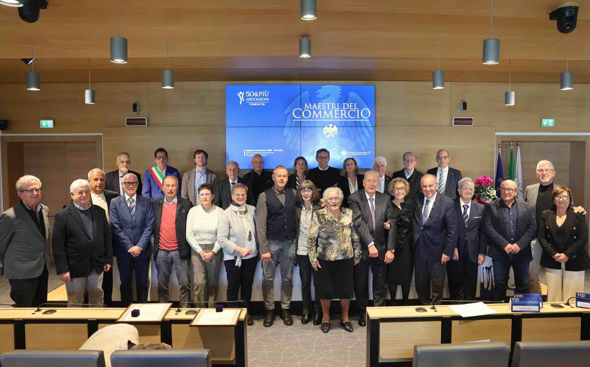 ATTUALITÀ - Il Trentino celebra i Maestri del Commercio: premiati 25 imprenditori