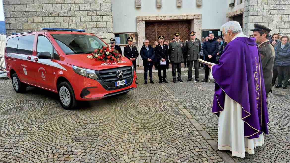 VAL DI SOLE E NON - Santa Barbara e un nuovo mezzo per i Vigili del Fuoco Volontari di Nanno