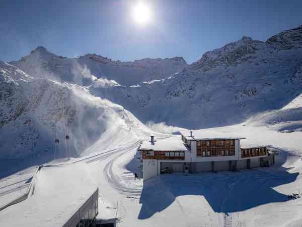 TONALE - Pontedilegno-Tonale, sabato apre il ghiacciaio Presena