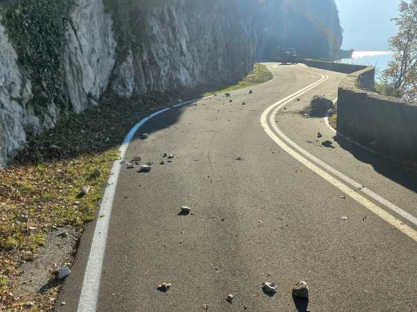 ATTUALITÀ - Sassi sulla ciclopedonale Vello-Toline, i primi interventi