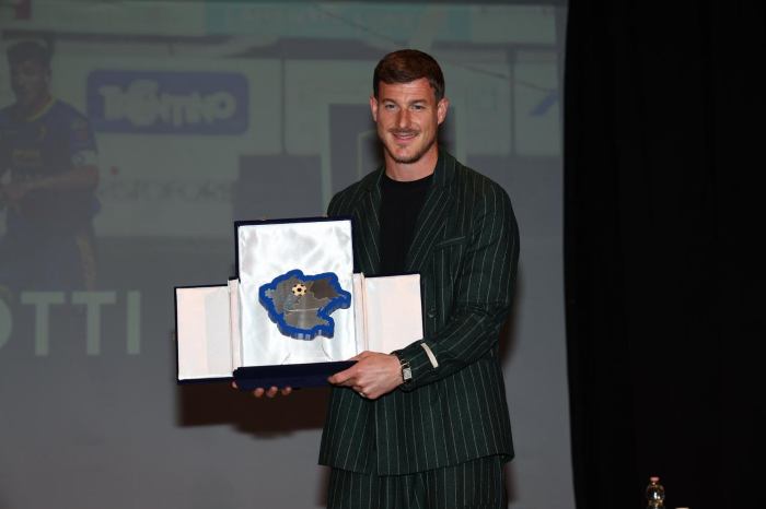 TRENTINO - Andrea Trainotti premiato al Galà del Calcio Triveneto