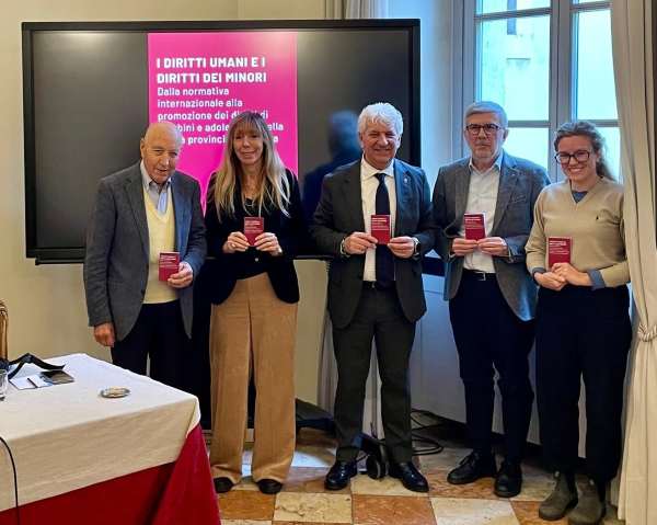 ATTUALITÀ - Trento: i diritti dei bambini in una pubblicazione