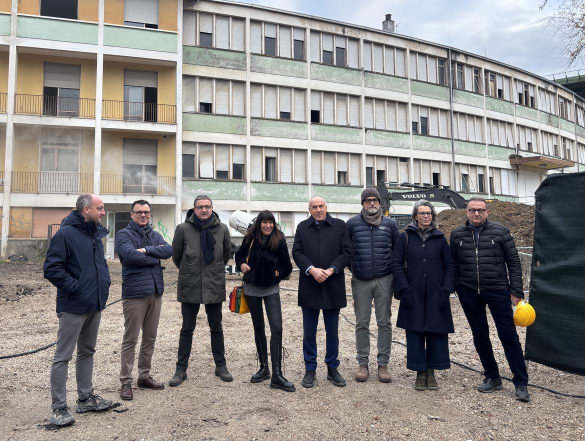 ATTUALITÀ - Ospedale di Arco: via ai lavori di demolizione del padiglione A