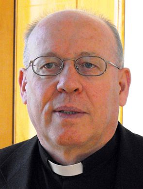 VALLE CAMONICA - Ponte di Legno in lutto, è morto monsignor Claudio Delpero