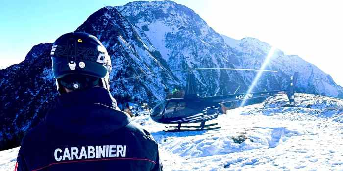 CRONACA - Elicottero privato atterra sulle piste da sci del Maniva Ski