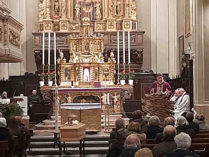 VALLE CAMONICA - Ponte di Legno ha dato l'ultimo saluto a monsignor Delpero