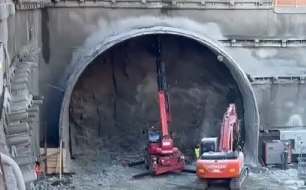 VALTELLINA - Infiltrazioni d'acqua nella galleria di Tirano