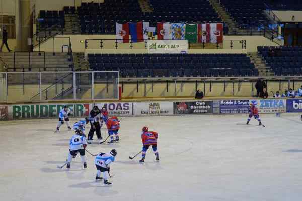 SPORT - Giochi Arge Alp, in Trentino il torneo di hockey su ghiaccio
