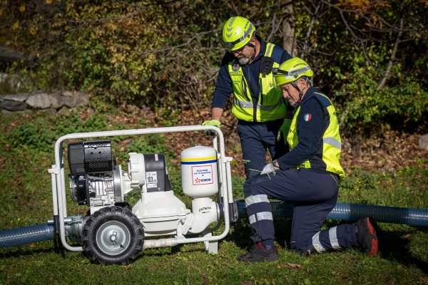 ATTUALITÀ - Una nuova motopompa per la Protezione Civile di Sonico