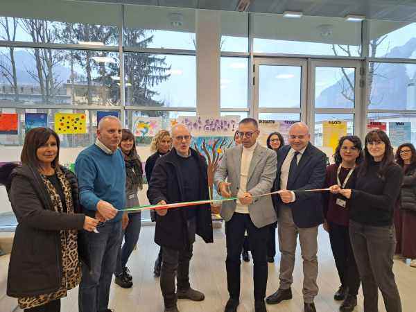 VALLE CAMONICA - Esine: al centro Diurno Meteora inaugurata la mostra Identikit
