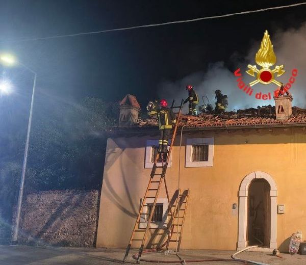 CRONACA - Incendio tetto di un’abitazione del Bresciano