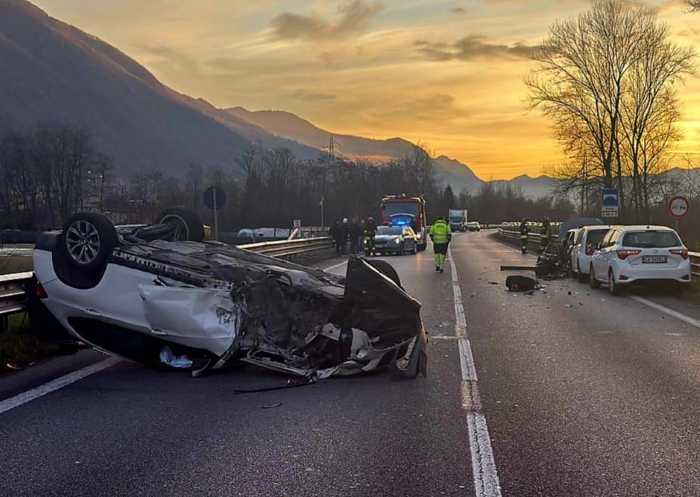 VALLE CAMONICA - Incidente sulla statale 42 a Esine, feriti e lunghe code