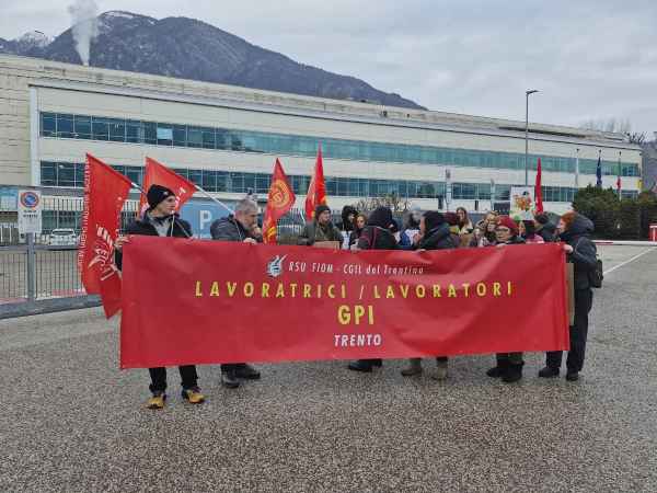 TRENTINO - Call center Dolomiti Energia,  giornata di protesta a Trento
