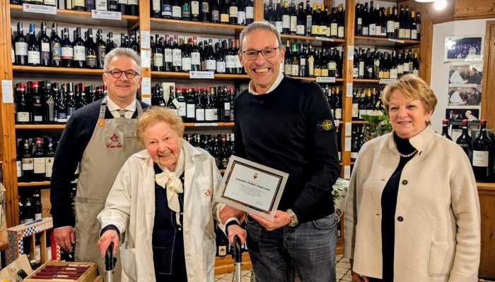CAMPIGLIO - Poldina, a 96 anni rappresenta la storia del commercio a Pinzolo