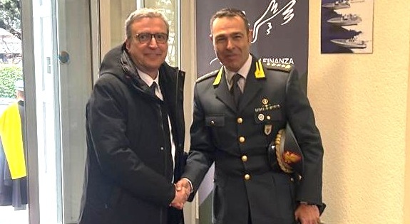 ATTUALITÀ - Visita del Prefetto alla sala operativa della Guardia di Finanza di Brescia