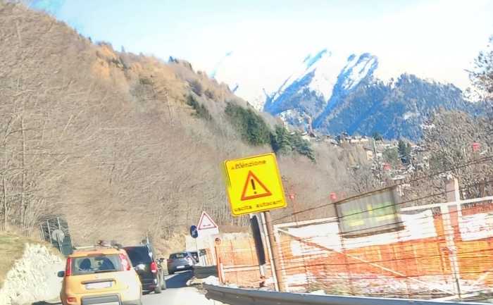 VALLE CAMONICA - Ripresi i lavori per l'allargamento della statale 42 a Temù