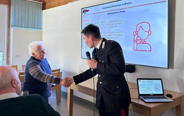 CRONACA - I carabinieri di Bressanone incontrano gli anziani di Terento