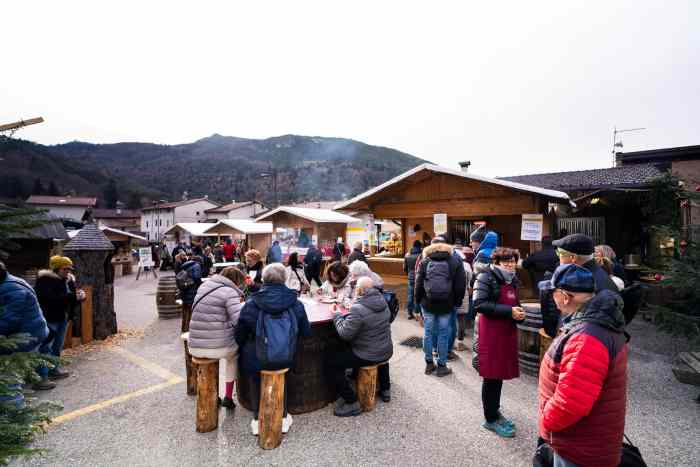 ATTUALITÀ - Tradizione e cultura nel presepe della Pro loco di Faedo