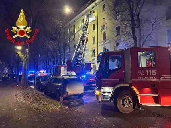 CRONACA - Tragedia a Brescia: donna muore in un incendio 