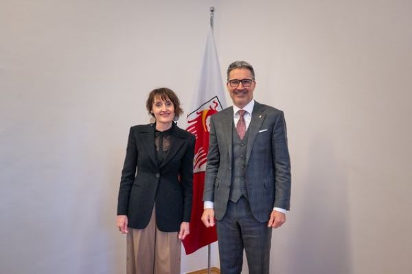 ATTUALITÀ - Nuovo prefetto a Bolzano: visita inaugurale dal presidente Kompatscher