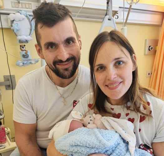 VALLE CAMONICA - Esine: Mattia Zilioli il primo nato del 2026