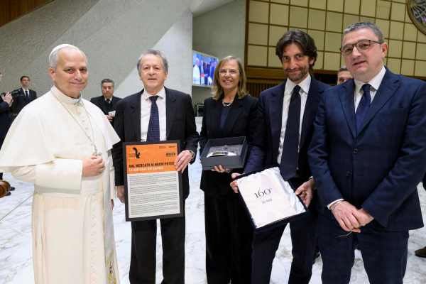 ATTUALITÀ - A Papa Leone XIV la pergamena del prossimo Festival dell’Economia di Trento