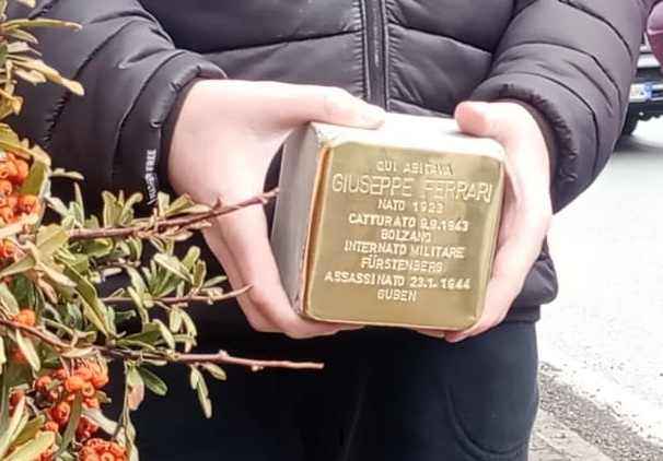 VALLE CAMONICA - A Vezza d'Oglio posate tre "Pietre d'inciampo" 