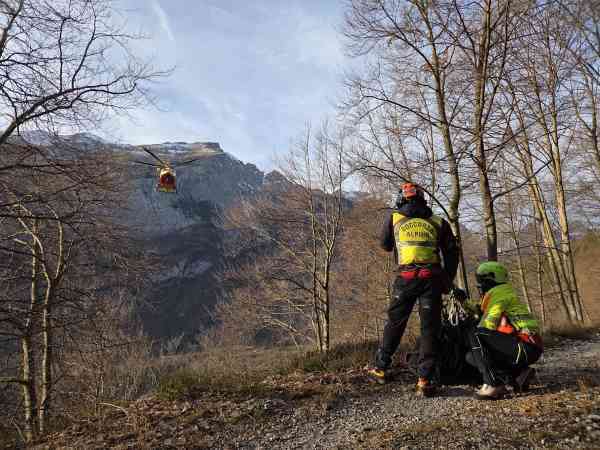 TRENTINO - Soccorso boscaiolo 67enne a San Lorenzo in Banale