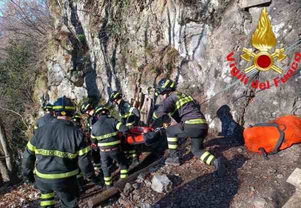 SEBINO - Precipita da una falesia a Marone, 41enne ricoverato al Civile