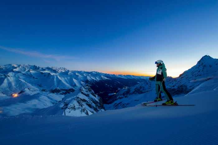 TONALE - Alba in quota al rifugio Panorama 3000 Glacier