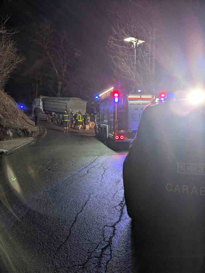 VALLE CAMONICA - Mezzo pesante in panne tra Edolo e Santicolo