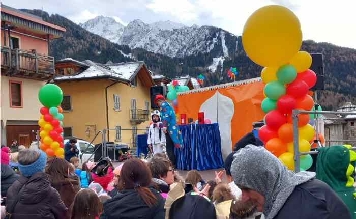 VALLE CAMONICA - Carnevale: sfilata in maschera e grande festa a Ponte di Legno