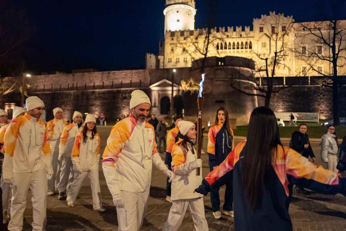 EVENTO - Trento si illumina per il Flame Festival, in migliaia per la fiaccola paralimpica