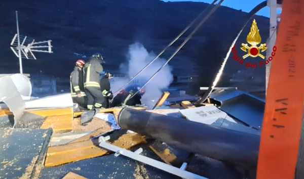 CRONACA - Incendio di una canna fumaria e un tetto, paura a Sondrio